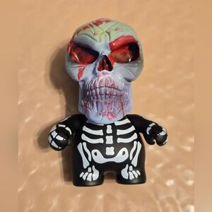 Universal Studios HALLOWEEN HORROR NIGHTS 2017 HHN 27 Skull Figure